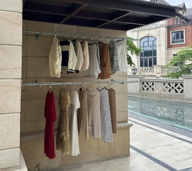 机智了整洁美观省空间快看看广东发现一户高层晾衣设计太(图14) 机智了整洁美观省空间快看看广东发现一户高层晾衣设计太(图14)